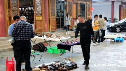 義烏文玩市集 瓷玩雜件、青銅木雕、珠串首飾的大本營